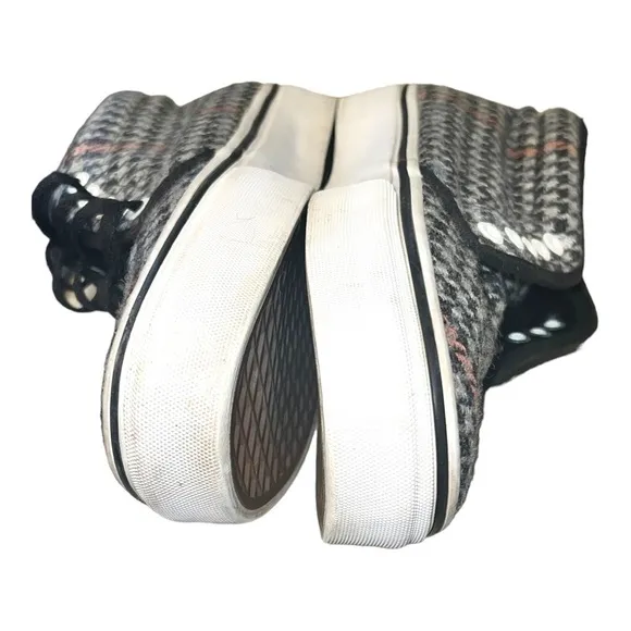 Vans Chukka Houndstooth Sneaker Skate Shoe Plaid Wool Mid Top Lace Up