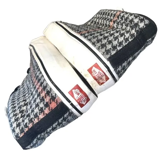 Vans Chukka Houndstooth Sneaker Skate Shoe Plaid Wool Mid Top Lace Up