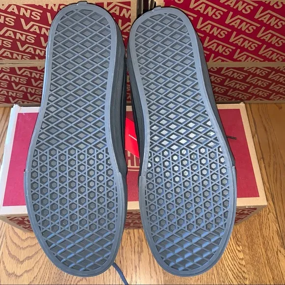 Vans Chukka Low Men’s sz 8 NEW