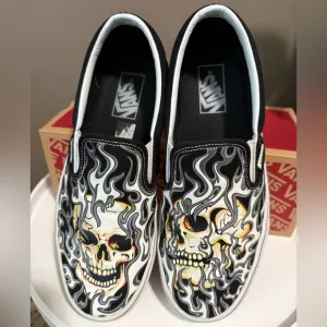 VANS Classic Slip On Sneakers Flame Skull Canvas Men's Sz8.5/ Skate VN0009Q7BMX