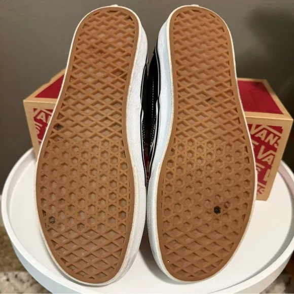 VANS Classic Slip On Sneakers Flame Skull Canvas Men's Sz8.5/ Skate VN0009Q7BMX