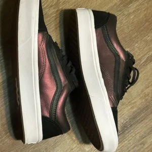 Vans Comfycush Old Skool Skate Shoes, Mens 6 Wms 7.5 Mystic Metallic Purple