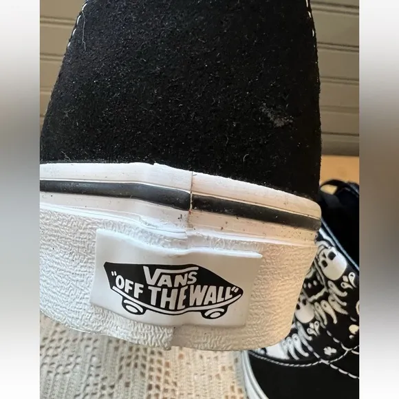 Vans Men’s Sk8- Hi Bandana Skulls Black New without a box