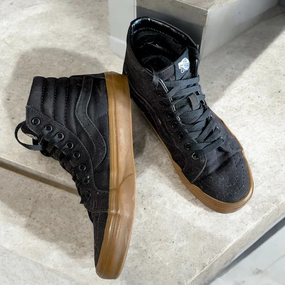 Vans Men's SK8 Reissue Black/Gum Canvas Hi Top Sneakers
