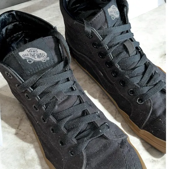 Vans Men's SK8 Reissue Black/Gum Canvas Hi Top Sneakers