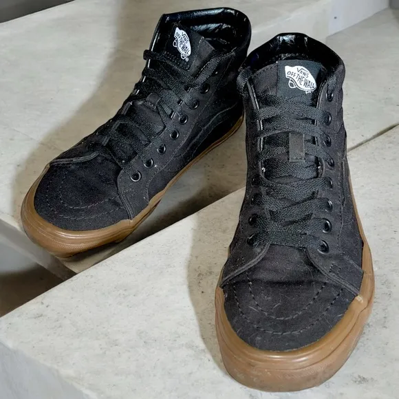 Vans Men's SK8 Reissue Black/Gum Canvas Hi Top Sneakers