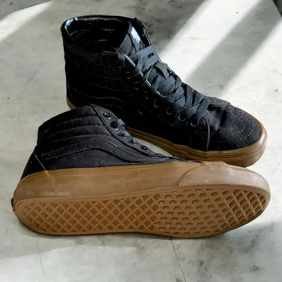 Vans Men's SK8 Reissue Black/Gum Canvas Hi Top Sneakers