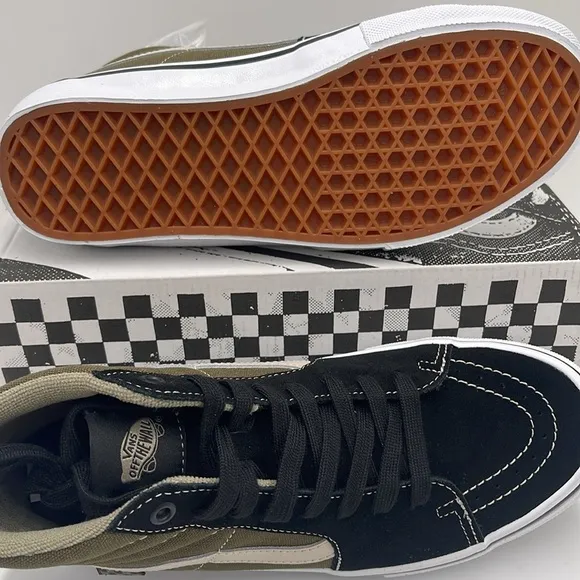 Vans Men’s Skate Sk8-Hi Black/OliveVN0A5FCCBKO Sneakers
