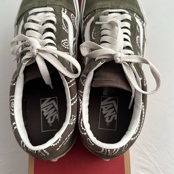Vans Old School Peace Paisley Grape Leaf green and white low skate sneakers