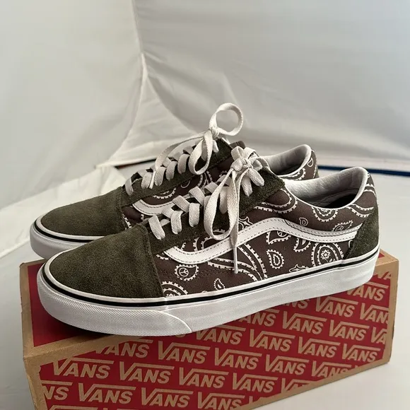 Vans Old School Peace Paisley Grape Leaf green and white low skate sneakers