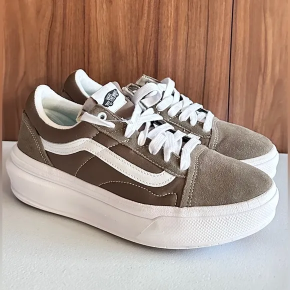 VANS Old Skool Overt CC Low Top Canvas Suede Sneakers Sz. Men’s 10.5 Women’s 12