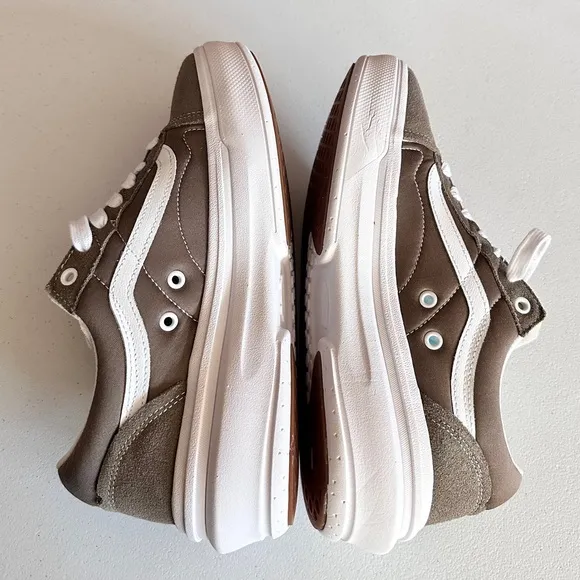 VANS Old Skool Overt CC Low Top Canvas Suede Sneakers Sz. Men’s 10.5 Women’s 12