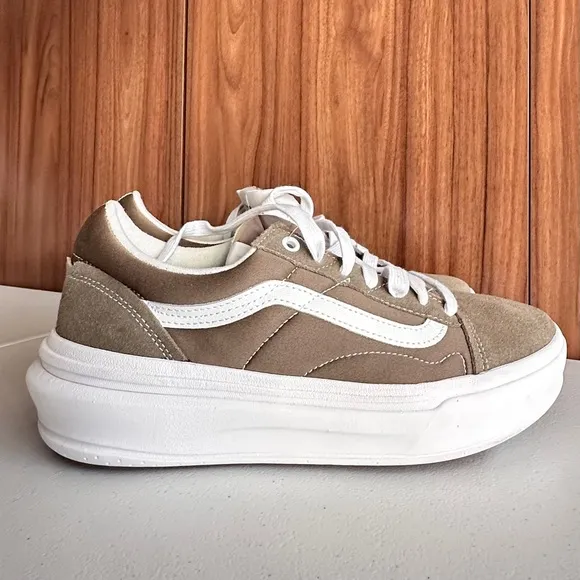 VANS Old Skool Overt CC Low Top Canvas Suede Sneakers Sz. Men’s 10.5 Women’s 12