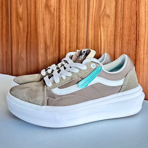 VANS Old Skool Overt CC Low Top Canvas Suede Sneakers Sz. Men’s 10.5 Women’s 12