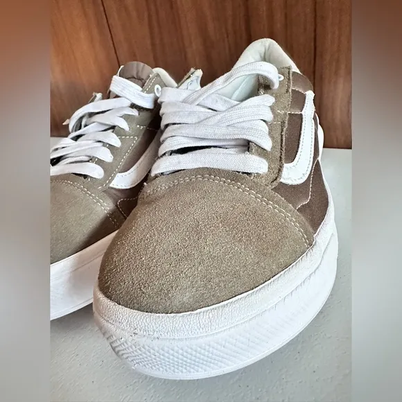VANS Old Skool Overt CC Low Top Canvas Suede Sneakers Sz. Men’s 10.5 Women’s 12