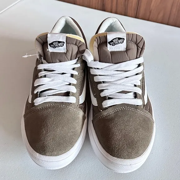 VANS Old Skool Overt CC Low Top Canvas Suede Sneakers Sz. Men’s 10.5 Women’s 12