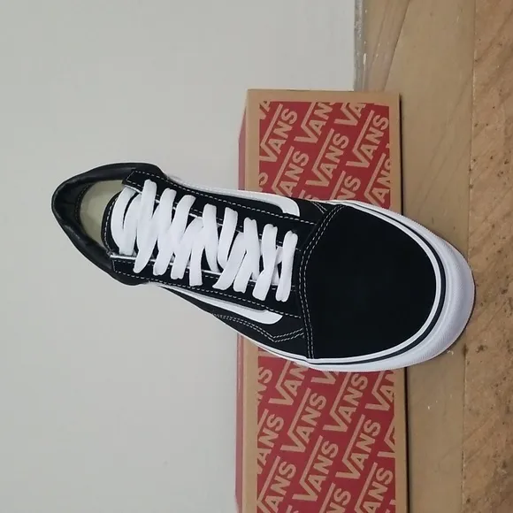 VANS Old Skool Sneakers sz 11.5 NWT