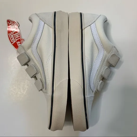 Vans Old Skool V Unisex Sneakers in Marshmallow
