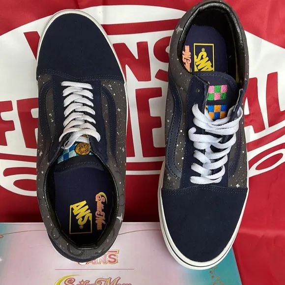 Vans Old SkoolPretty Guardians Sailor Moon VNOA7Q2JJDUMen’s sneakers