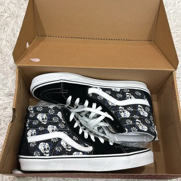 Vans Sk8-Hi Flash Skulls Suede Canvas Sneakers Black True White NIB Size 10