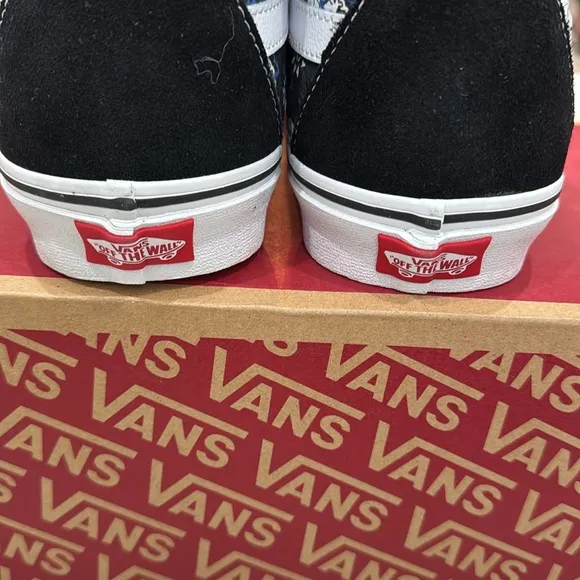 Vans Sk8-Hi Flash Skulls Suede Canvas Sneakers Black True White NIB Size 10