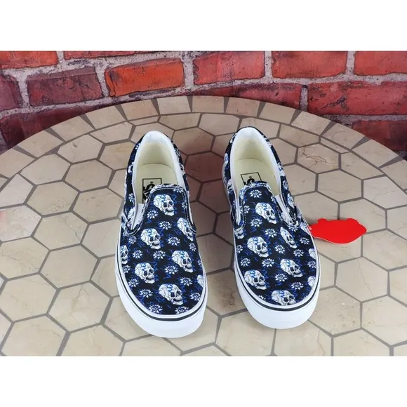 Vans Slip On Flash Skulls Black Blue White  Size US 9 Men VN0A4U381HJ New