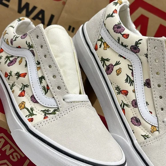 Vans WMNS Floral Canvas Sneakers Old SkoolPoppy Floral CreamVNA5KRSCRM