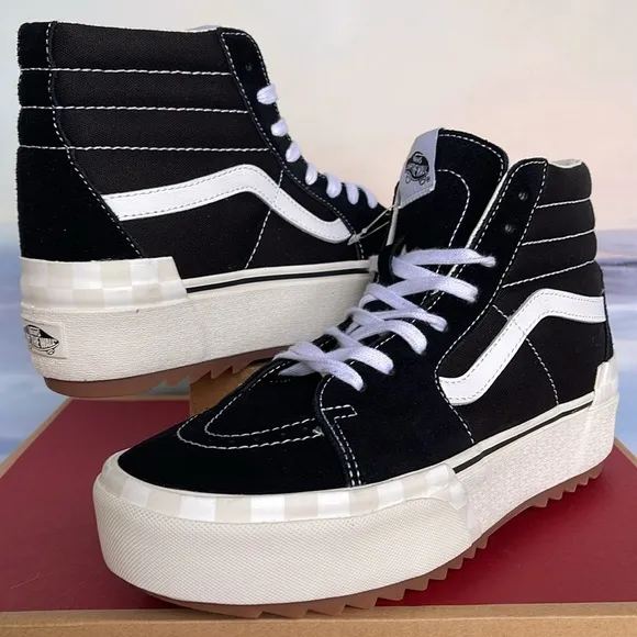 Vans WMNS Sk8-Hi Stacked (Suede/Canvas) Black/BlanVN0A4BTW5ZNPlatforms Sneaker