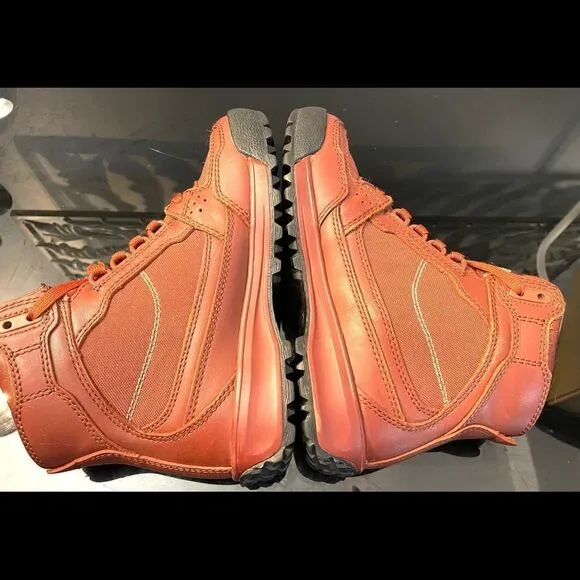 Vasque Ankle Hiking Boots Leather/Fabric Orange Youth 4 M/W6. Front Laces