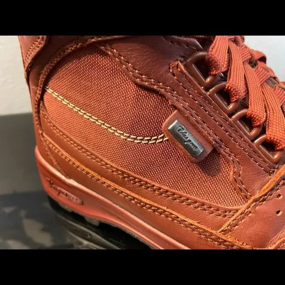 Vasque Ankle Hiking Boots Leather/Fabric Orange Youth 4 M/W6. Front Laces