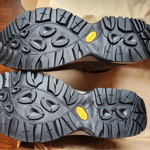 Vasque Breeze AT GTX hiking boots