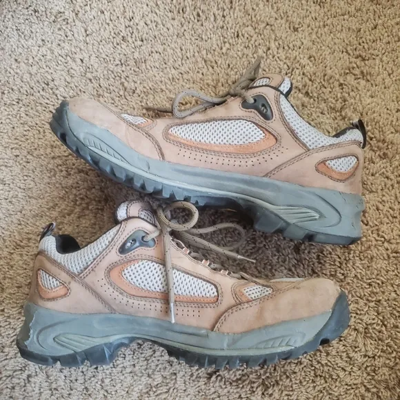 Vasque Breeze Low Hiking Boots