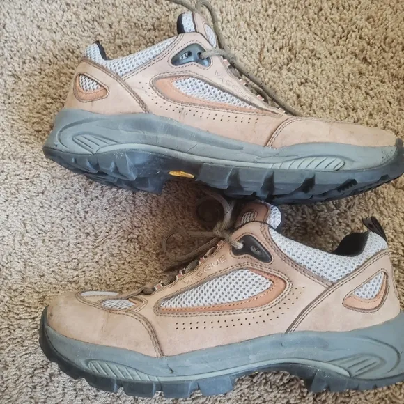 Vasque Breeze Low Hiking Boots