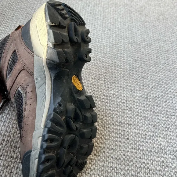 Vasque Gortex Hiking Boots - size 8 wide