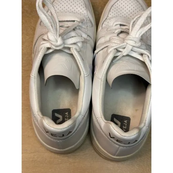 Veja V-10 Sneakers Size 8