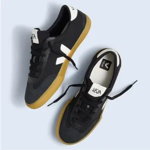 Veja Volley Canvas Sneaker in Black/White/Natural sz 39EU/8US New in Box