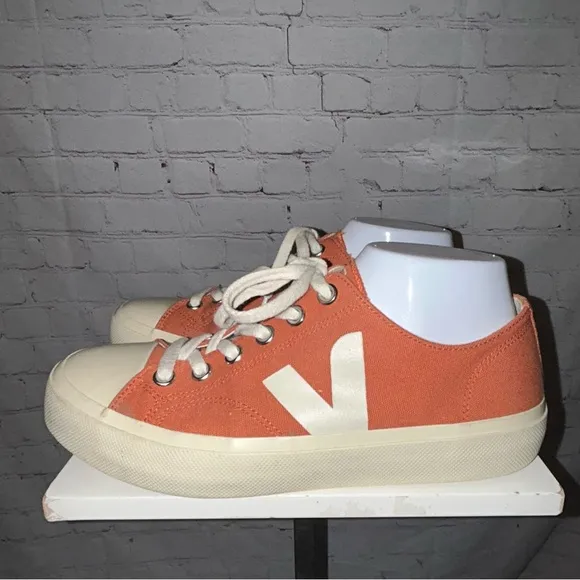 VEJA WATA II LOW CANVAS Sneakers women’s size 10