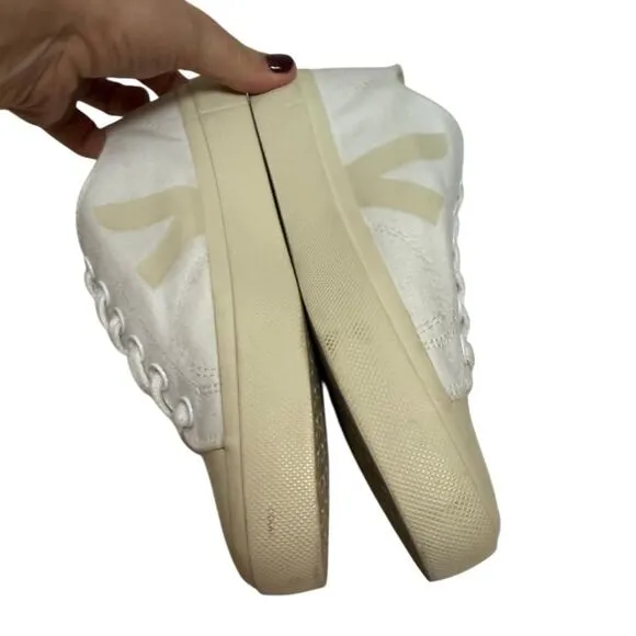 Veja Wata II Low Canvas Sneakers Women's Sz. 6