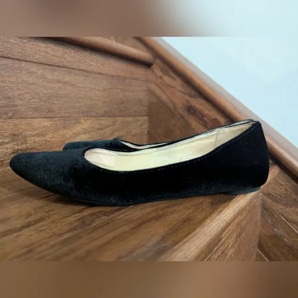 Velvet slip on shoes women's size 7 Penny Loves Kenny Soft black Flats
