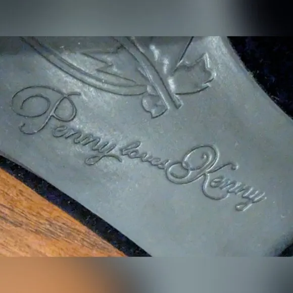 Velvet slip on shoes women's size 7 Penny Loves Kenny Soft black Flats