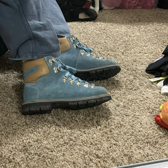 Vintage 90’s Blue Hiking Boots