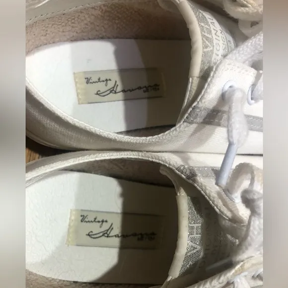 Vintage Havana White Canvas Sneakers with Star Detail Sz 7.5