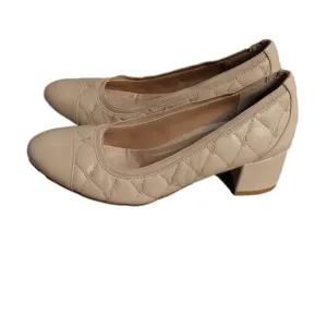 VIONIC OLYMPIA QUILTED NUDE CUBAN HEEL NWOT WOMEN'S SHOES SIZE 7