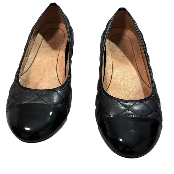 VIONIC - STYLE:  THE DESIREE STYLE - SIZE 8.5 - BLACK WITH QUILTED AREA