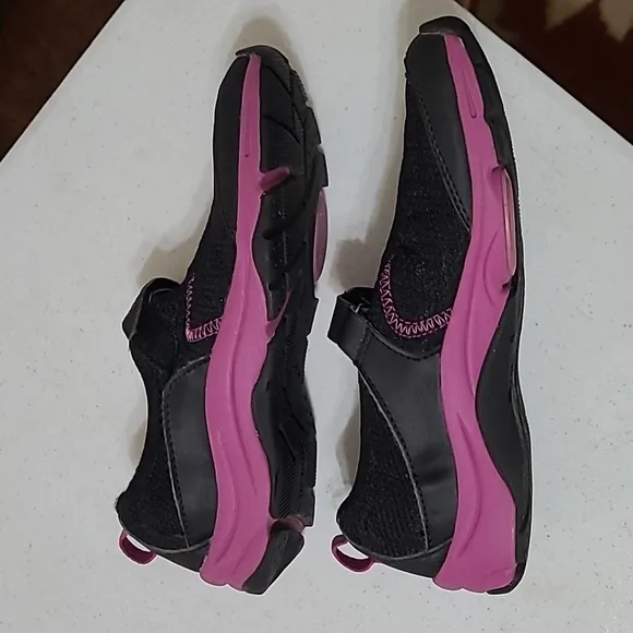 Vionic Sunset Black and Pink Mary Jane Walking Shoes size 7