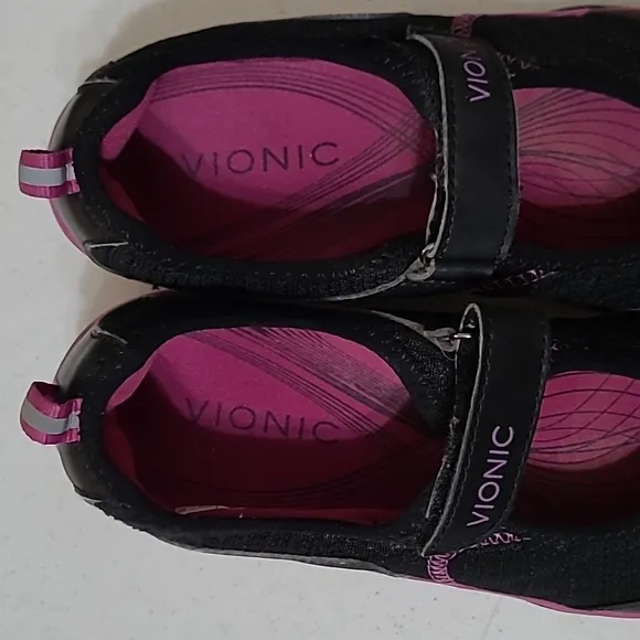 Vionic Sunset Black and Pink Mary Jane Walking Shoes size 7