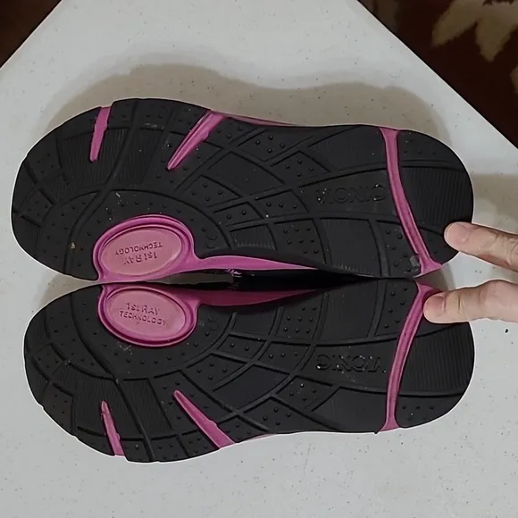 Vionic Sunset Black and Pink Mary Jane Walking Shoes size 7