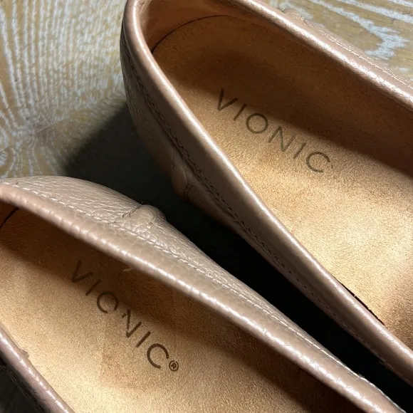 VIONIC Tan Marcy Moccasin Arch Support Loafer Shoes 6