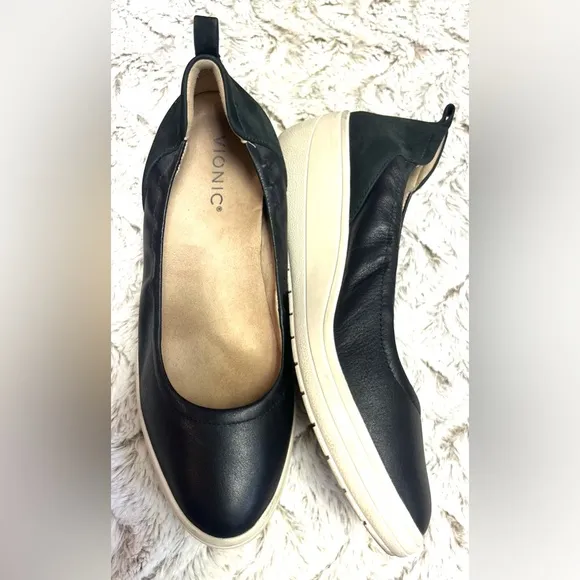 VIONIC Women's Ellery Jacey Black Leather Wedge Slip On Comfort Shoes Size 9