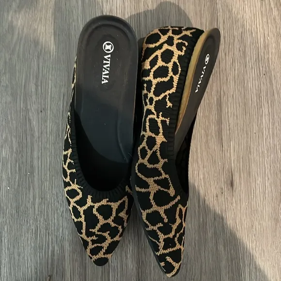 Vivaia Women's Leopard Print Flats Sz 40.5 *Gorgeous* EUC